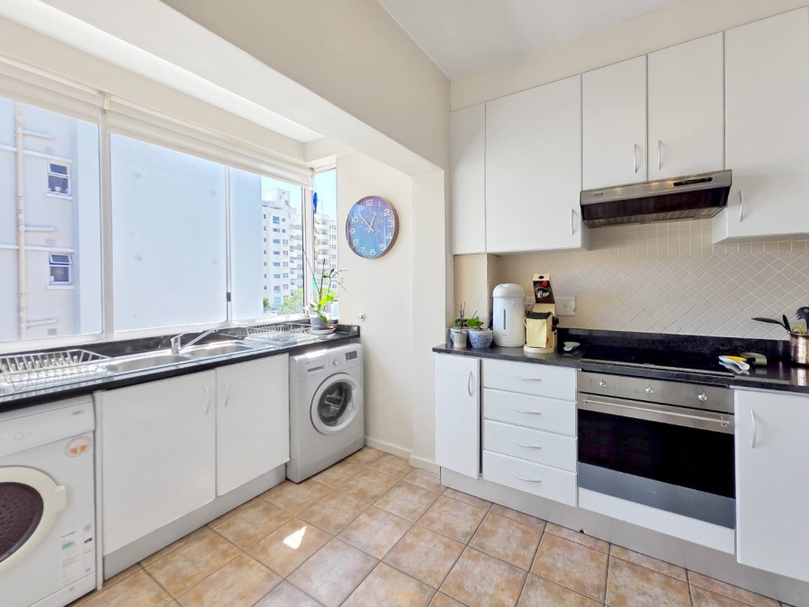 2 Bedroom Property for Sale in Sea Point Western Cape